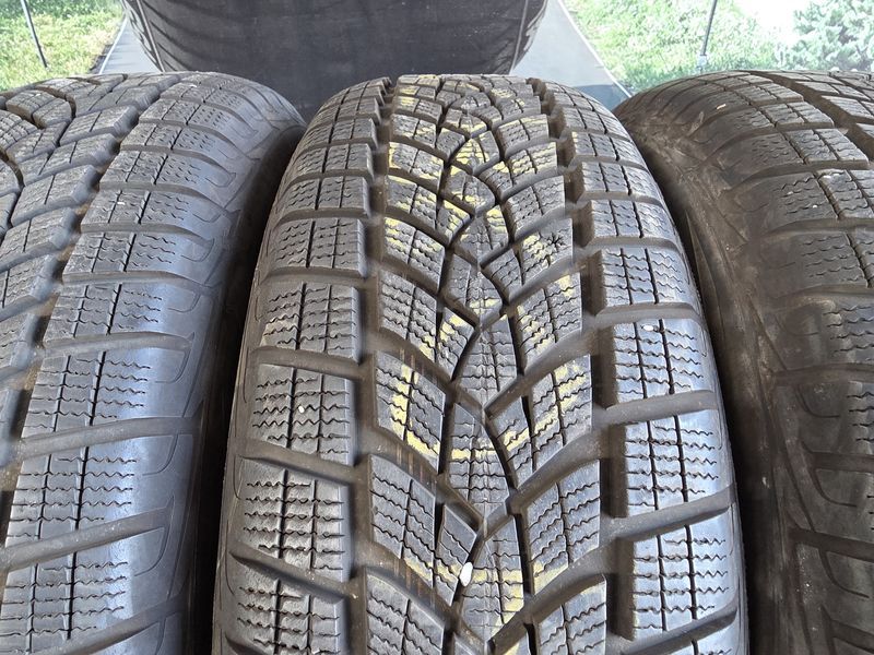 225/65/17 GOODYEAR 4бр