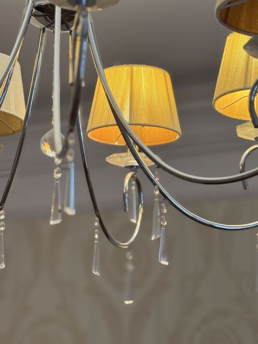 Люстра в идеальном состоянии