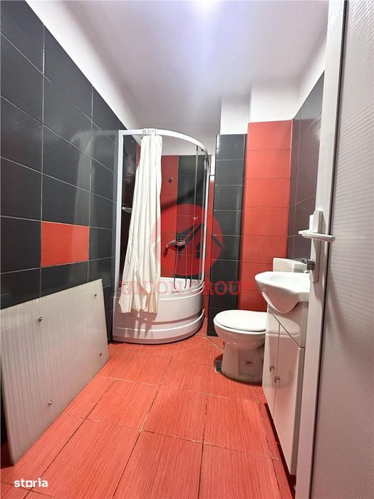 Pensiune 15 camere in a Doua Linie la Mare, zona Pescaria lui Matei