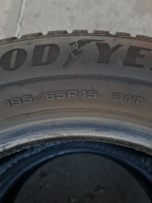 Зимни гуми 2 броя GOODYEAR UltraGrip9+ 195 65 R15 дот 2420