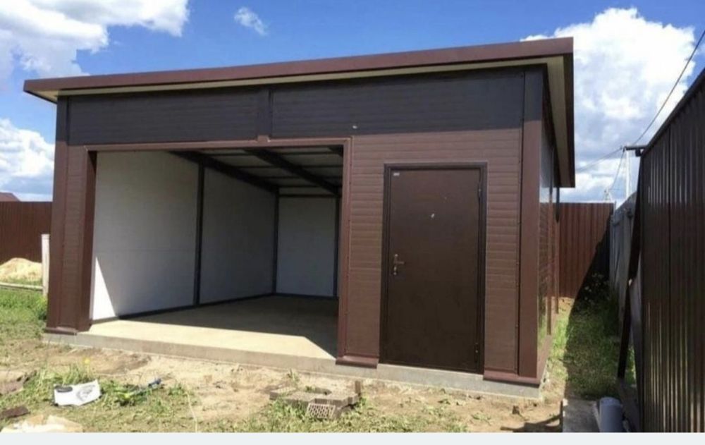 Garaje din panouri sandwich case pe structura metalica