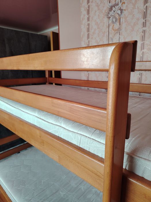 Продам 2-х ярусную кровать