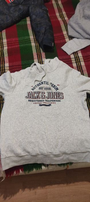Суичъри Jack and Jones