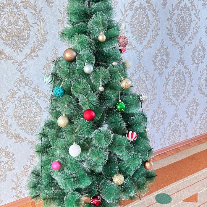 Продам пышную Ёлку