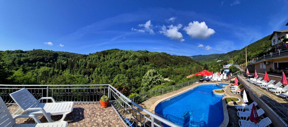 Топъл минерален басейн за Великден - Тридневен пакет за двама