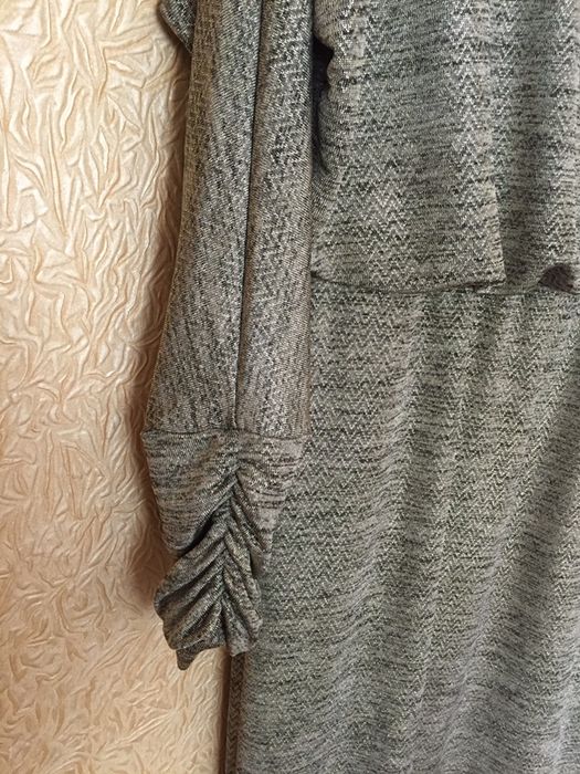 Платье новое, прямое, до колен