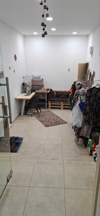 Дава се под наем Магазин в Варна, Лятно кино Тракия - 22 кв.м за 229.5 € - Снимка #1