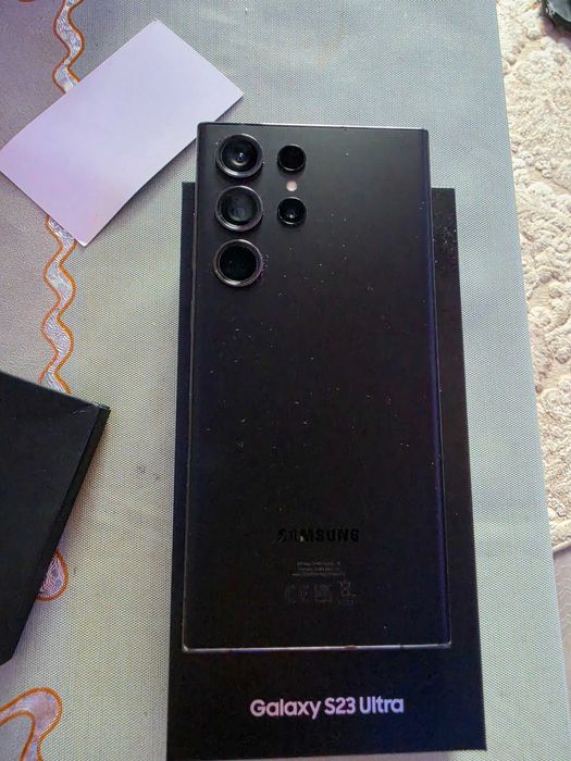 Samsung Galaxy S23 Ultra de vanzare în stare foarte bună