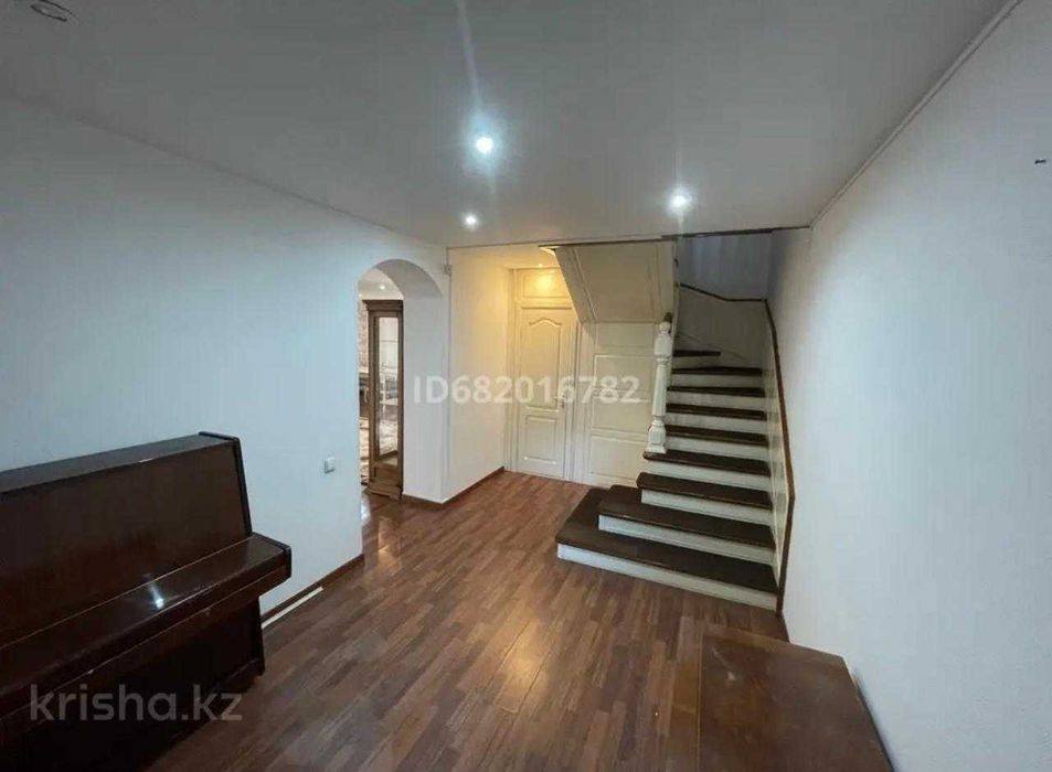 Продам 2х этажный коттедж