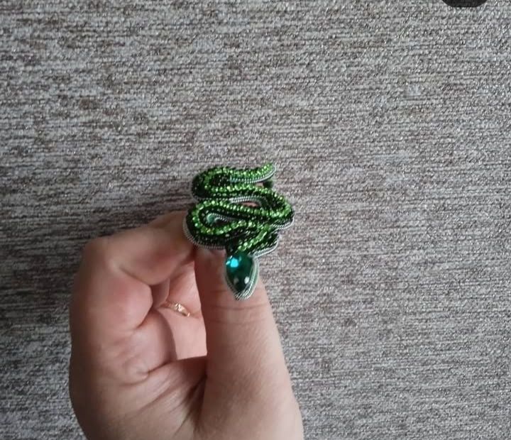 Брошь ручной работы