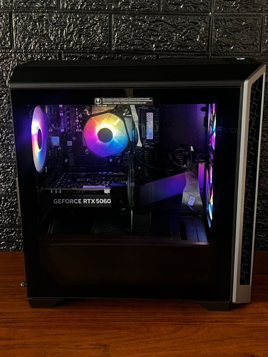 Lenovo LOQ Ryzen 7 8745HX / RTX 5060 / 1TB / Win 11 Pro / Ca nou