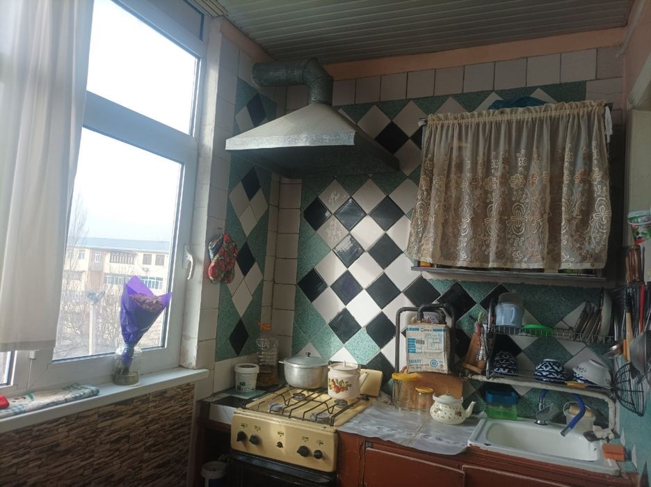 Келес массивда 2 хонали квартира сотилади keles massiv kirov keles