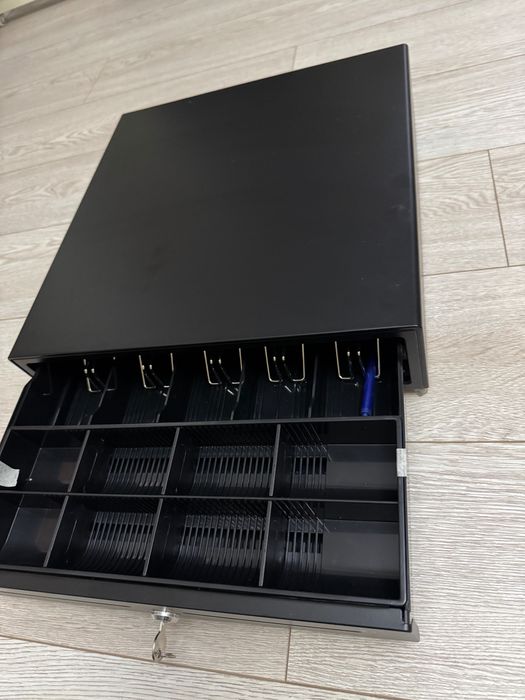 Денежный ящик для кассы