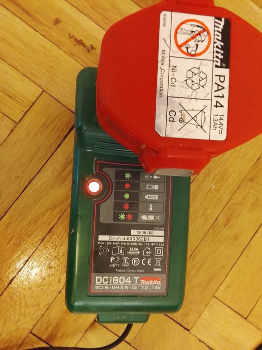 Оригинално зарядно макита 18волта