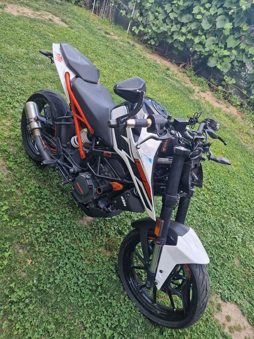 Motocicleta A1 KTM DUKE 125 cc
