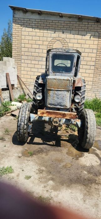 Traktor srochno sotiladi