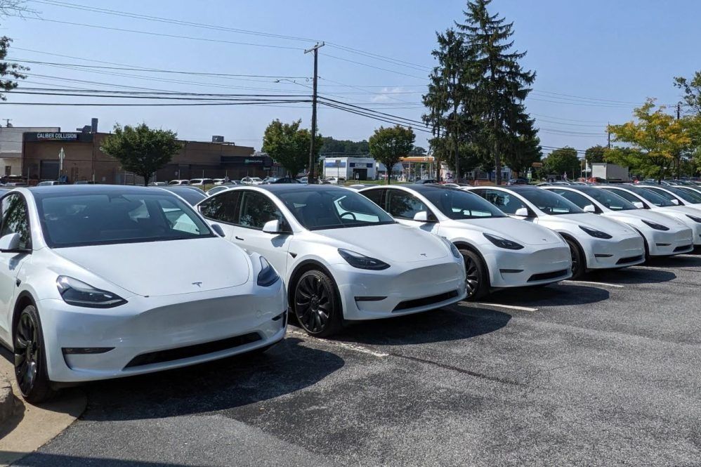 Inchirieri Tesla Model Y & Model 3 - Uber, Bolt, Blue & BlackCab
