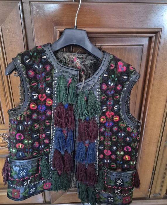 Vând Pieptar (cojoc)