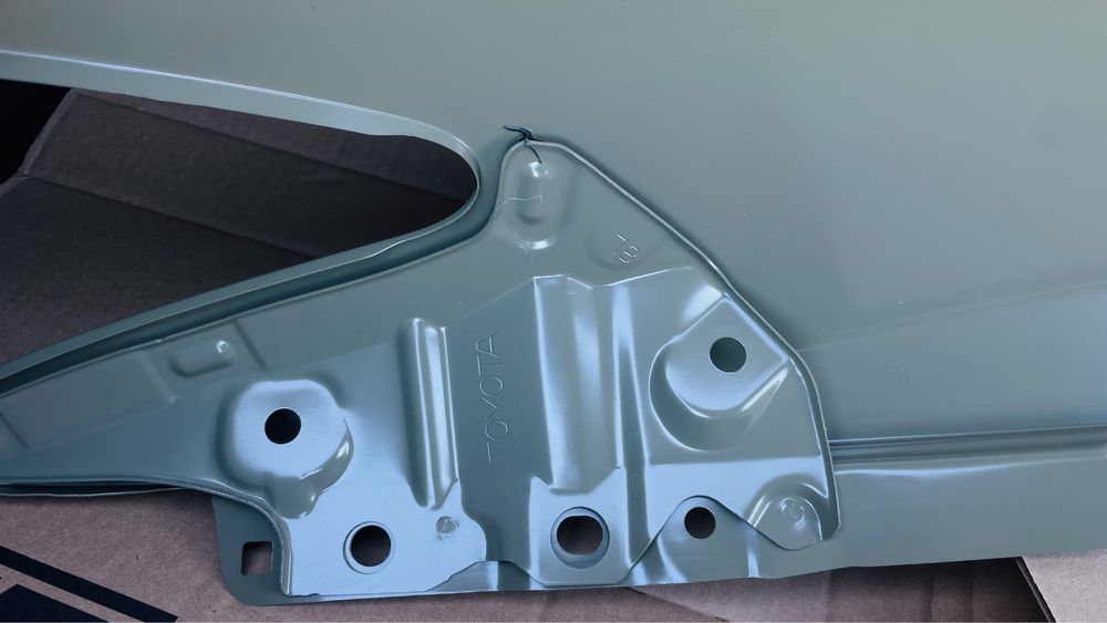 Крыло передый левый