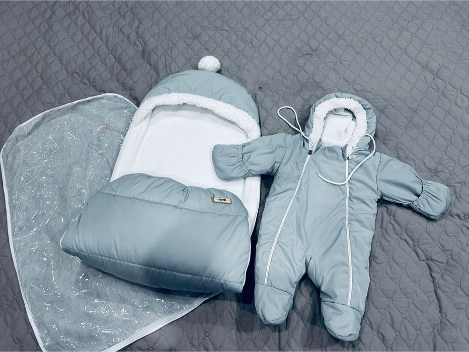 Конверт и комбинезон на выписку