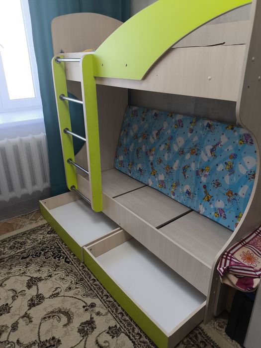 Продам двухъярусная кровать