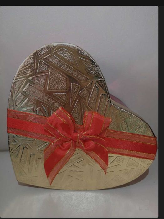 подарък за Свети Валентин / Рожден ден – Любовна кутия
