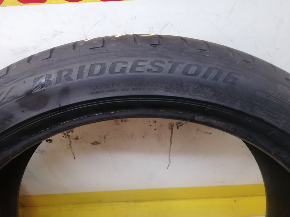 215/45/20 2*Bridgestone vara 95w dot 2217.   4,72mm