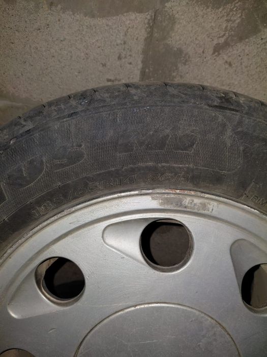 Продаётся диск с резиной Volkswagen Golf 2