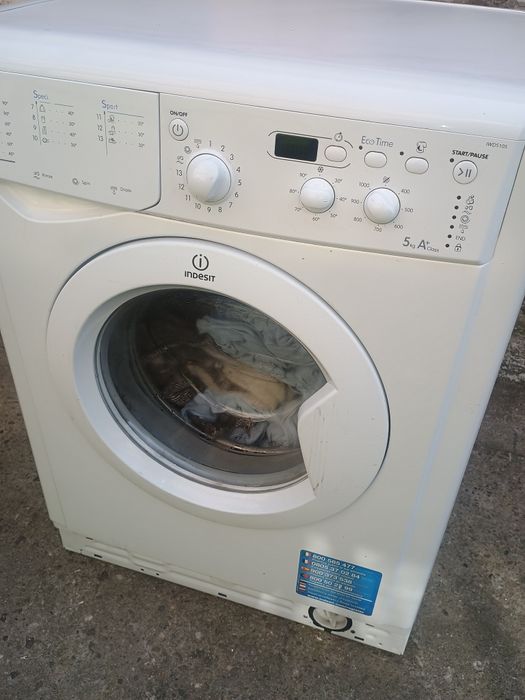 Mașină de spălat rufe Indesit 6 kg afișaj clasă AA