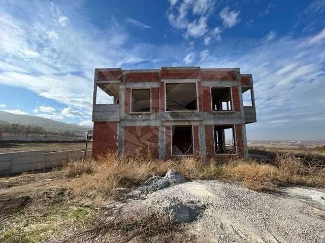 Продава се Къща в с. Марково, Област Пловдив - 800 кв.м за 500 €/кв.м - Снимка #2