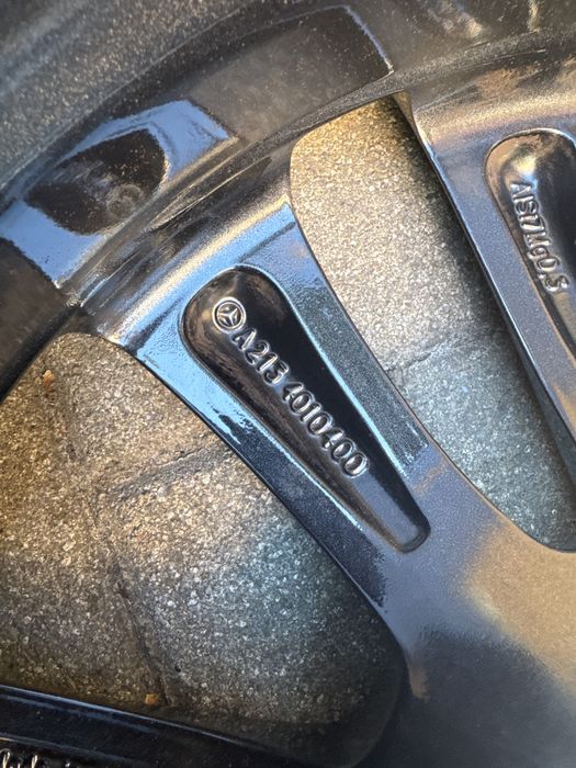 Se vand jante originale Mercedes E class R18 2 dimensiuni