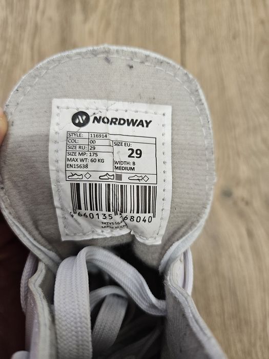 Продам коньки 29р