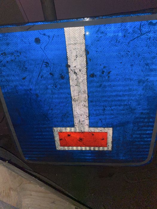 Продам дорожный знак