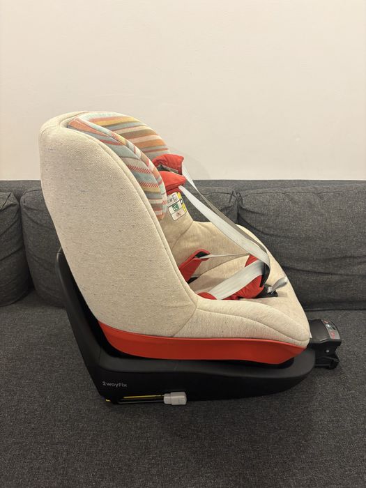Scaun auto Maxi-Cosi 2wayPearl + baza 2wayFIX cu prindere ISOFIX