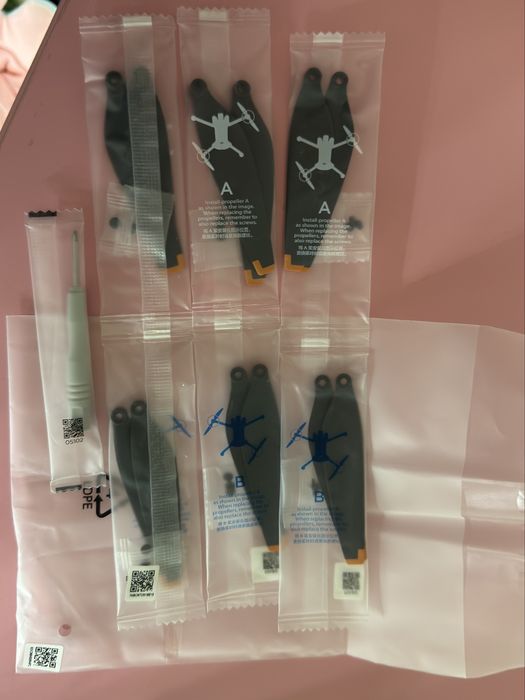 Продавам дрон DJI mini 4 pro