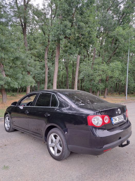 Vând Volkswagen Jetta