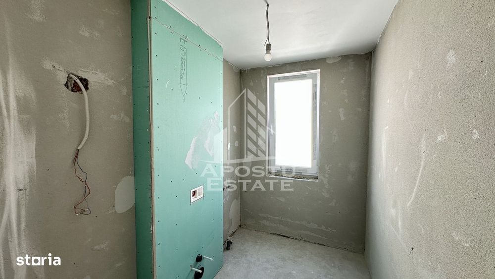 Apartament de vanzare cu 4 camere, etajul intai, Dumbravita