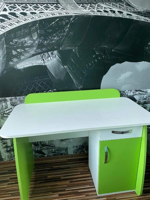 Бюро за децка стая