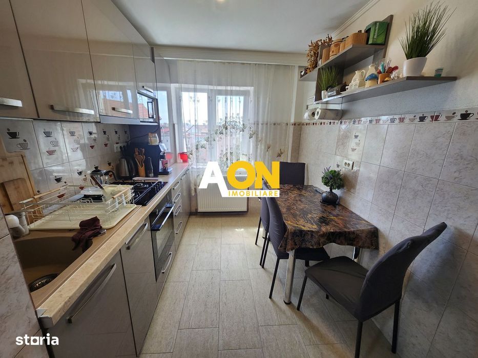 Apartament cu scara interioara, 4 camere, zona OMV Cetate