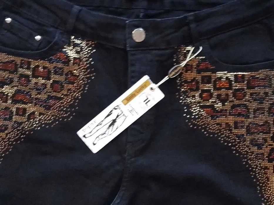 Брендовые джинсы со стразами на карманах разм. 52 Турция