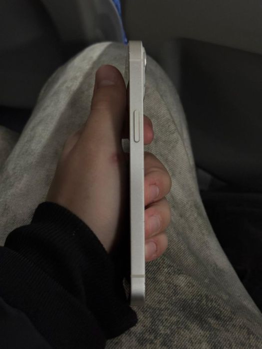 Продам б/у IPhone 13 в хорошем состоянии