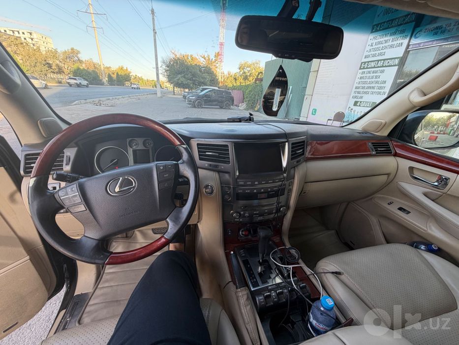 Lexus lx 570 5.7