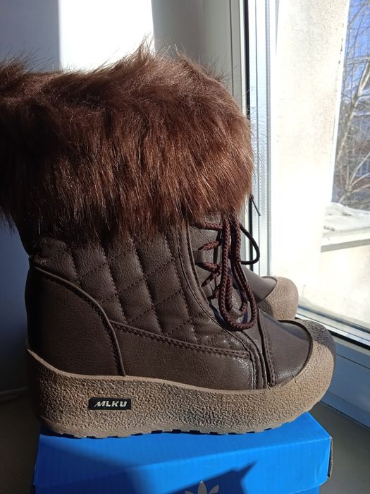 Продам новые сапожки 36и37 размер