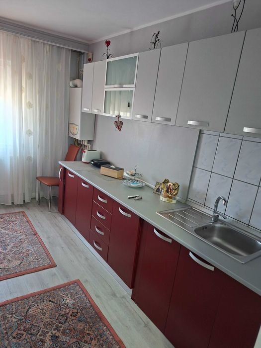 Inchiriez apartament,3 camere,zona inel 1,sens giratoriu eden,cu loc de parcare