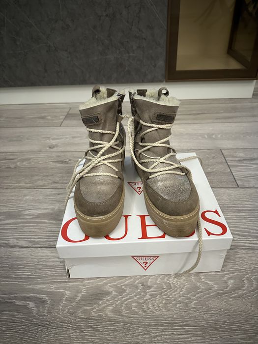 Ghete imblanite Guess
