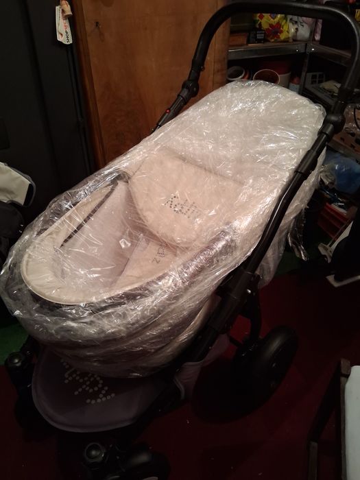 Бебешка количка 2 в 1 + Подарък