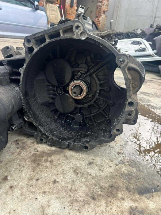 6 степенна ръчна Скоростна кутия FUQ и раздатка  Audi A3 quattro 2.0 TDi 2004г