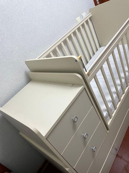 СРОЧНО! Продам Детскую кроватку трансформер