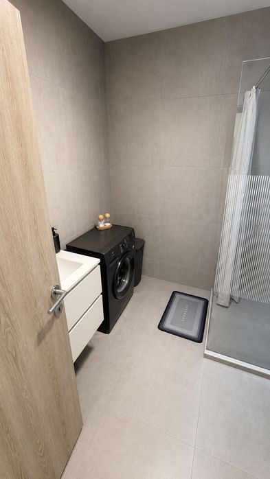 Inchiriez apartament 58mp, 2 camere, gradina si piscina — fotografia 3