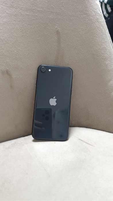 Продам или обмен Айфон СЕ2020